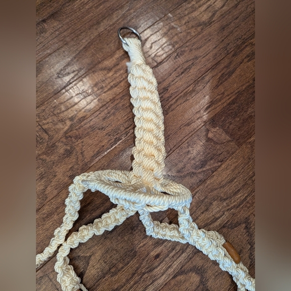 Vintage 1970's macrame plant hanger - Picture 4 of 9